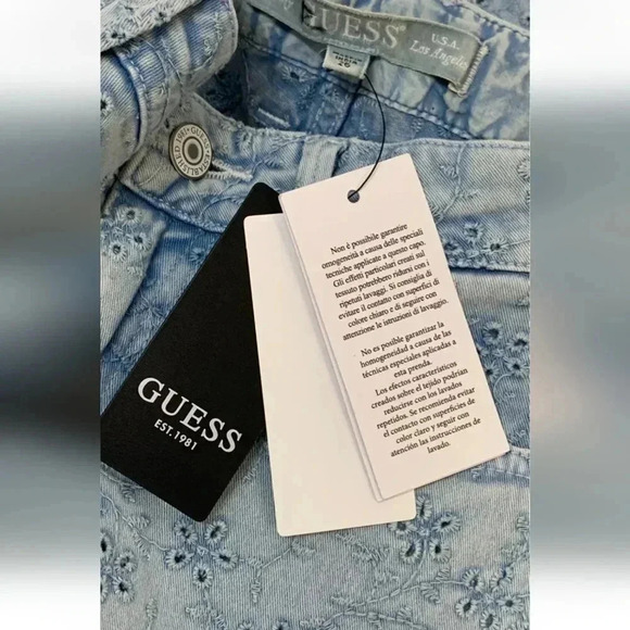 BRAND NEW!!! Women's 1981 Eyelet-Embroidered Straight-Leg Jeans 26 - Picture 4 of 12